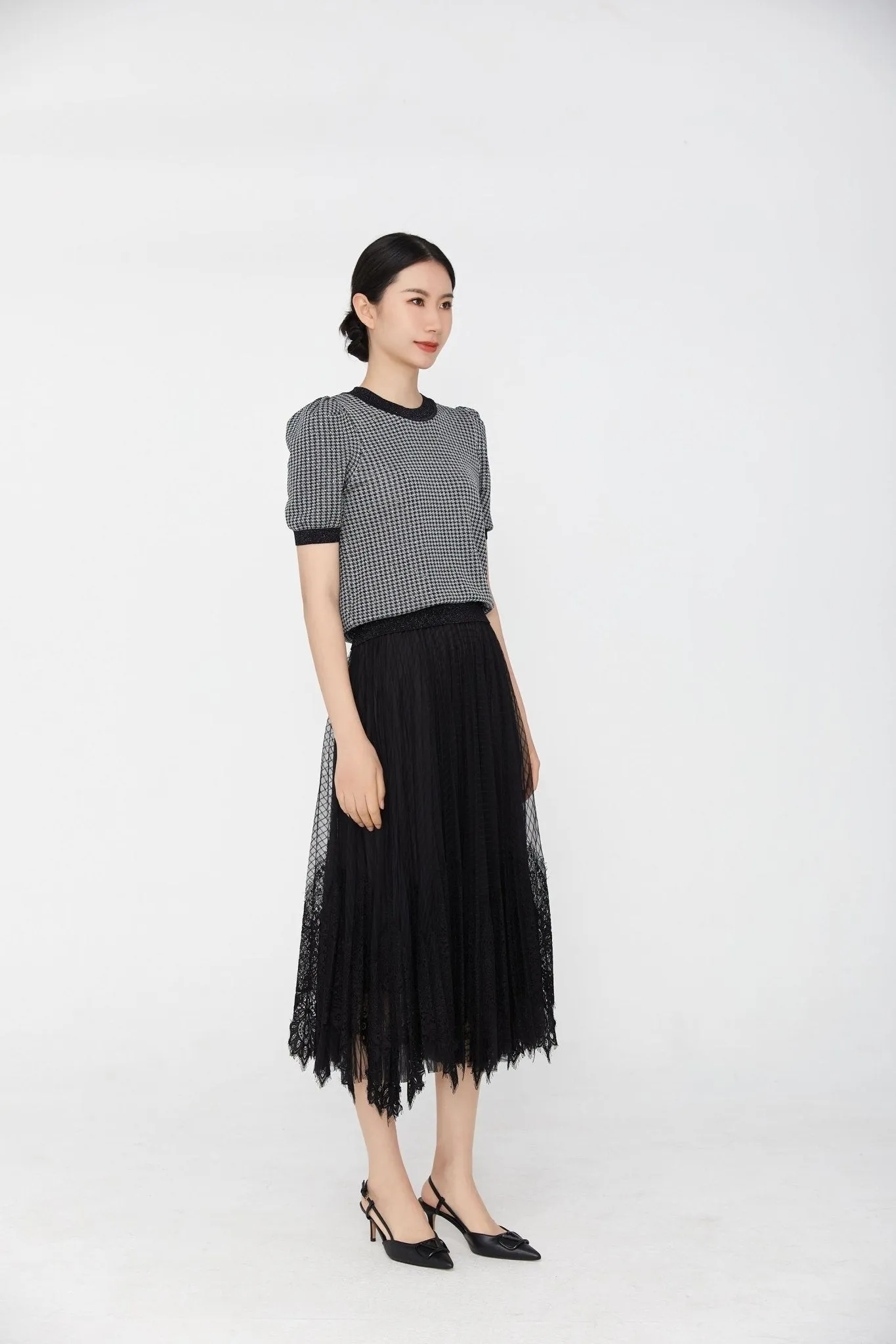 Black Knitted Puff Short Sleeve Sweater