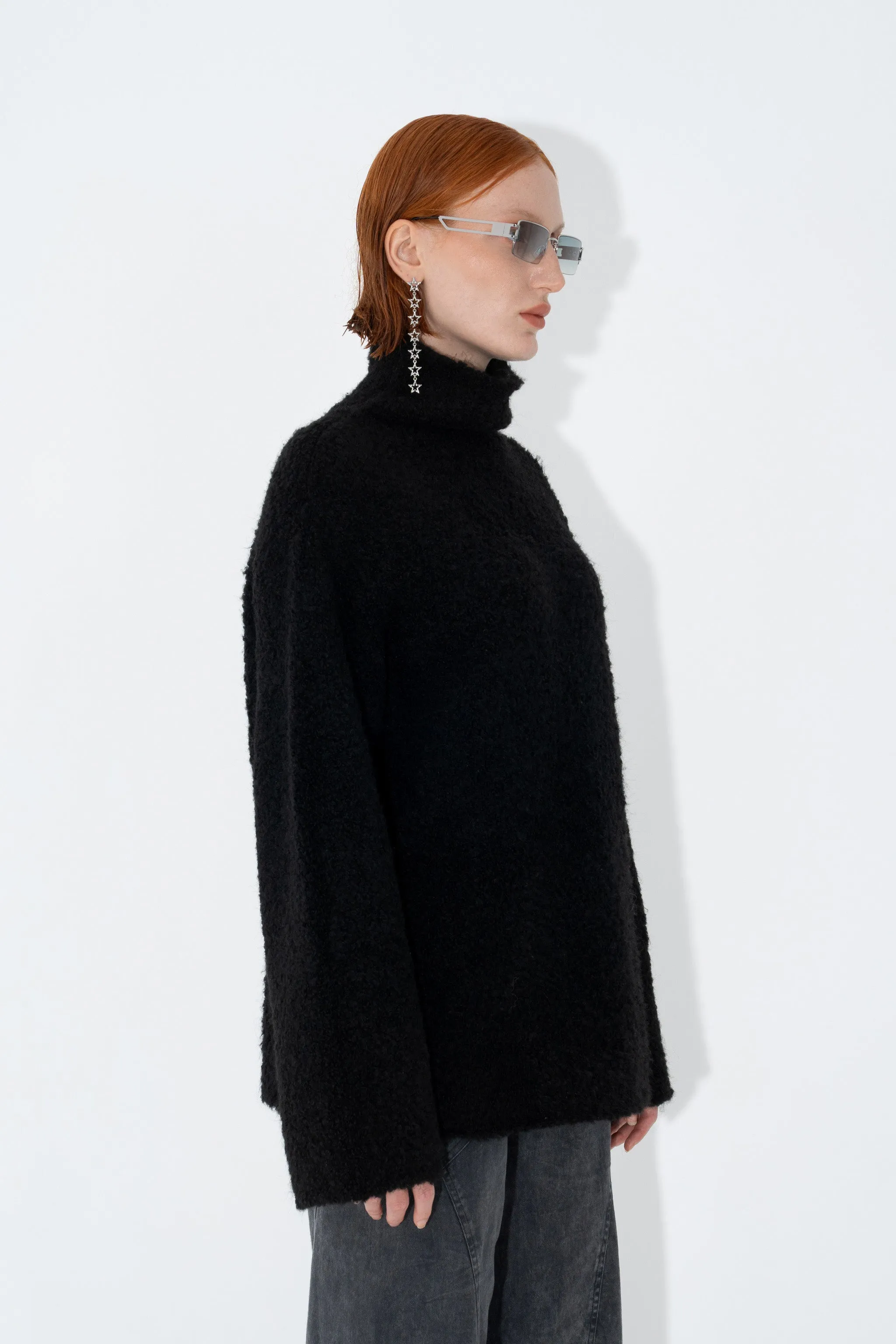 OVERSIZED FUNNEL NECK SWEATER in Black