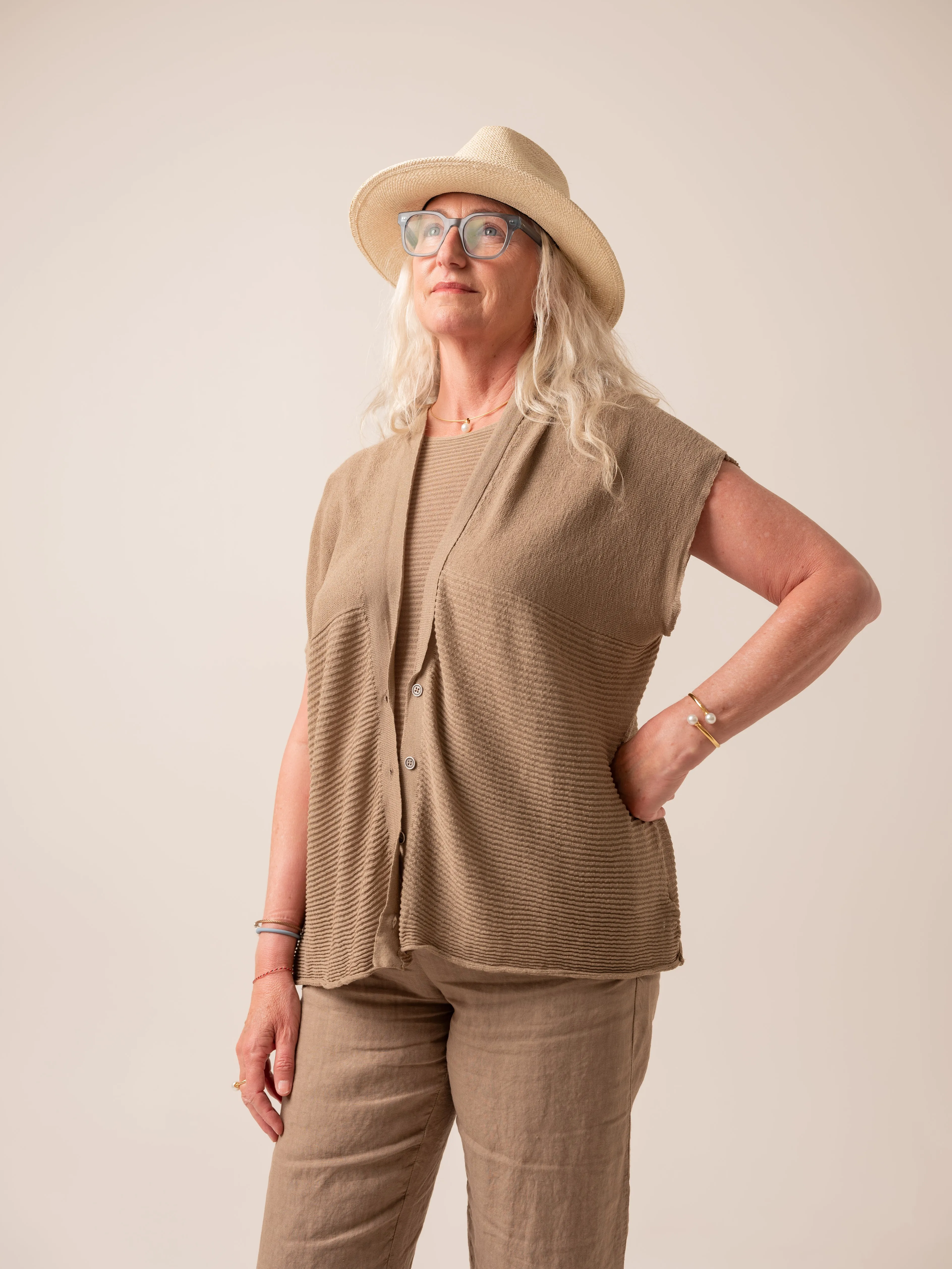 Transit Par Such Light Weight Cardigan in Clay